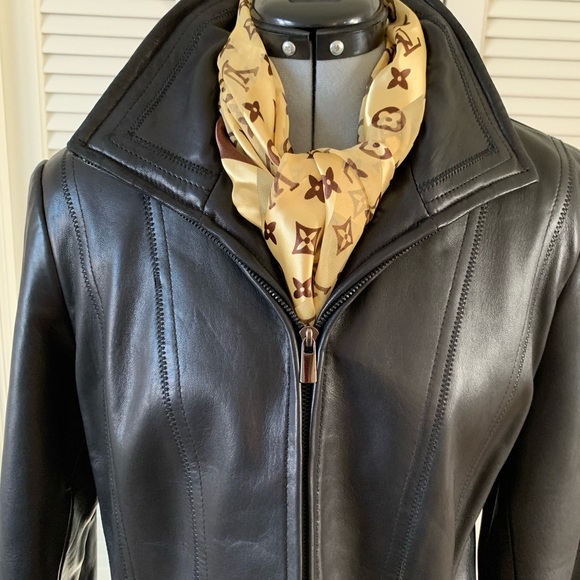 Buttery soft Leather jacket. Size L 🍁🍁 - Picture 2 of 8